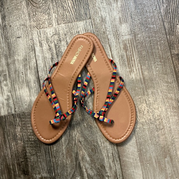 Fashion Nova Vibrant Strappy Sandals Size 10 - Picture 9 of 9